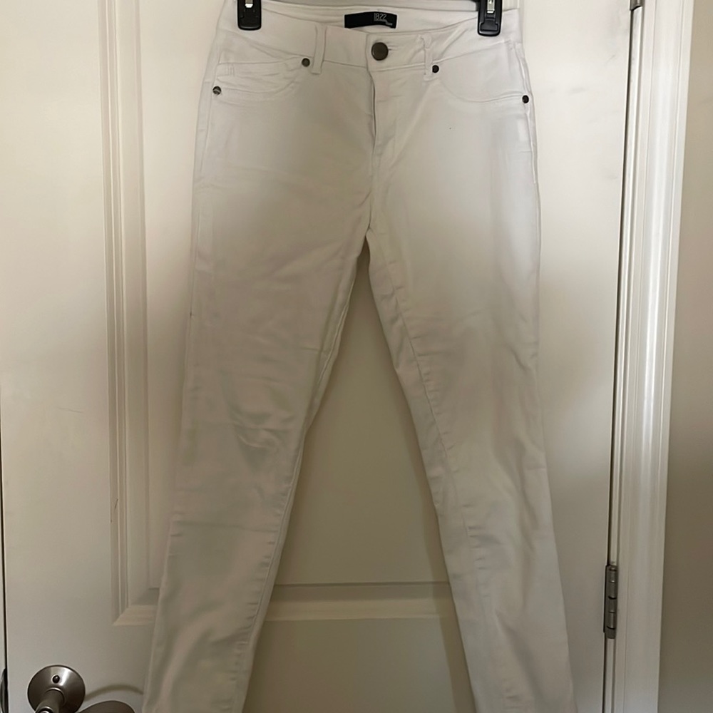 1822 Denim White skinny jeans, like new